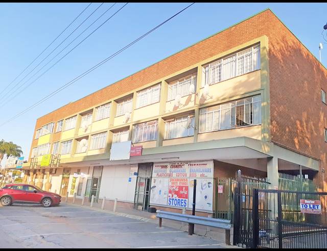 1,700M² BUILDING FOR SALE IN RIETFONTEIN
